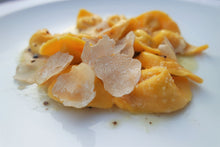 Load image into Gallery viewer, OUT OF SEASON! Fresh White Truffles (Tuber Magnatum Pico) 3 oz (85g)